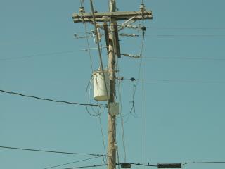 Broadband Horizons BPL connection on a PEC pole in Blanco, Texas,
15 July 2004